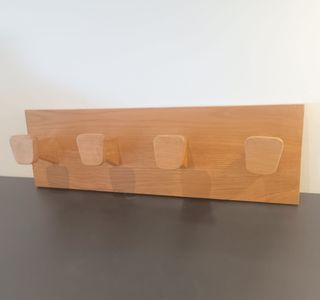 Perchero de madera estilo Mid Century