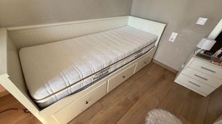 Diván IKEA HEMNES blanco con 3 cajones y 2cochones
