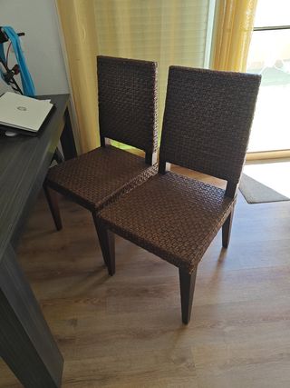 Juego de 4 sillas de comedor de mimbre