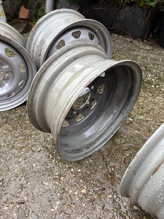 Llantas de acero plateadas