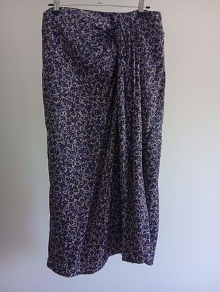 Falda midi estampada floral