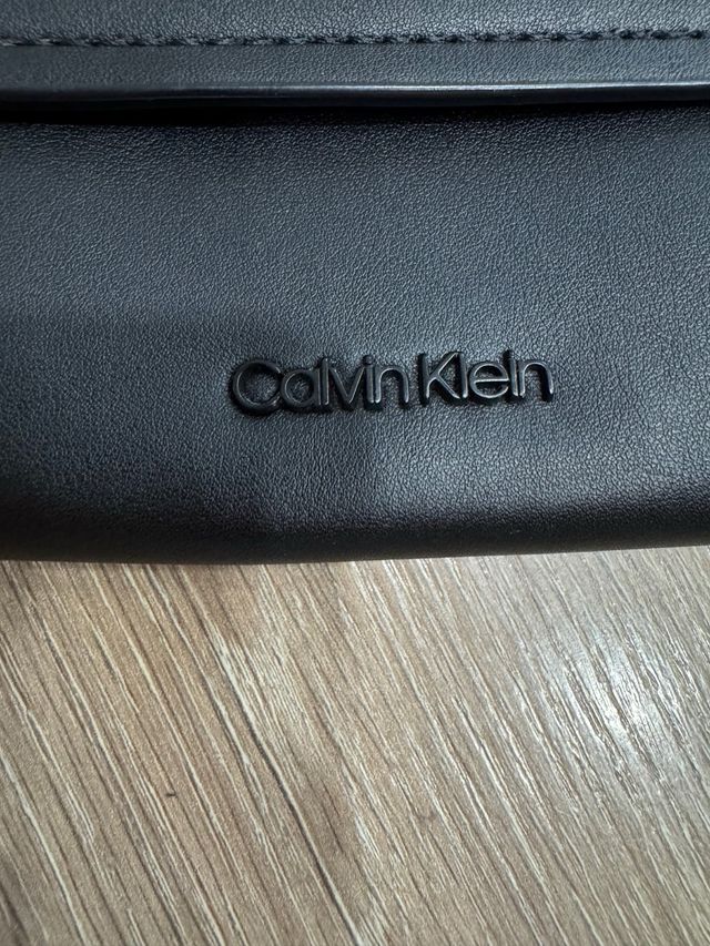 Riñonera Calvin Klein Negra