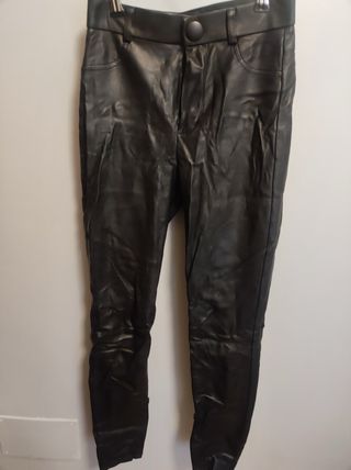 Pantalón polipiel negro