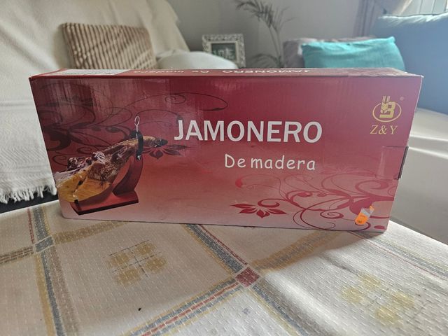 Soporte jamonero de madera