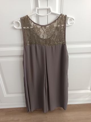 Vestido marrón con encaje