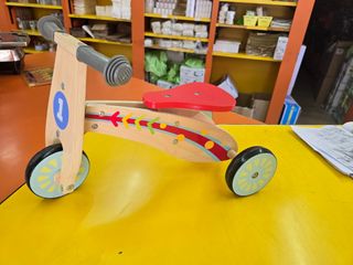 Triciclo in legno senza pedali Lidl