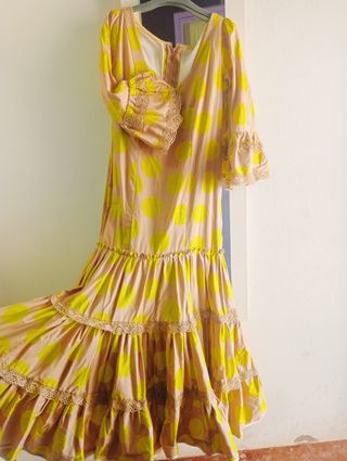 Traje Flamenca Beige y Amarillo Hecho a Mano