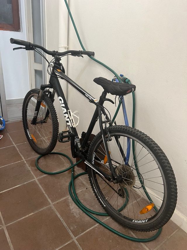 Bicicleta Montaña Giant Negra