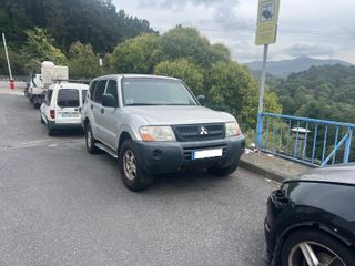 Mitsubishi Montero 2003