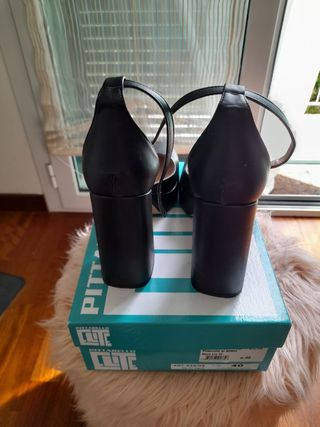Scarpe Pittarello nere con tacco
