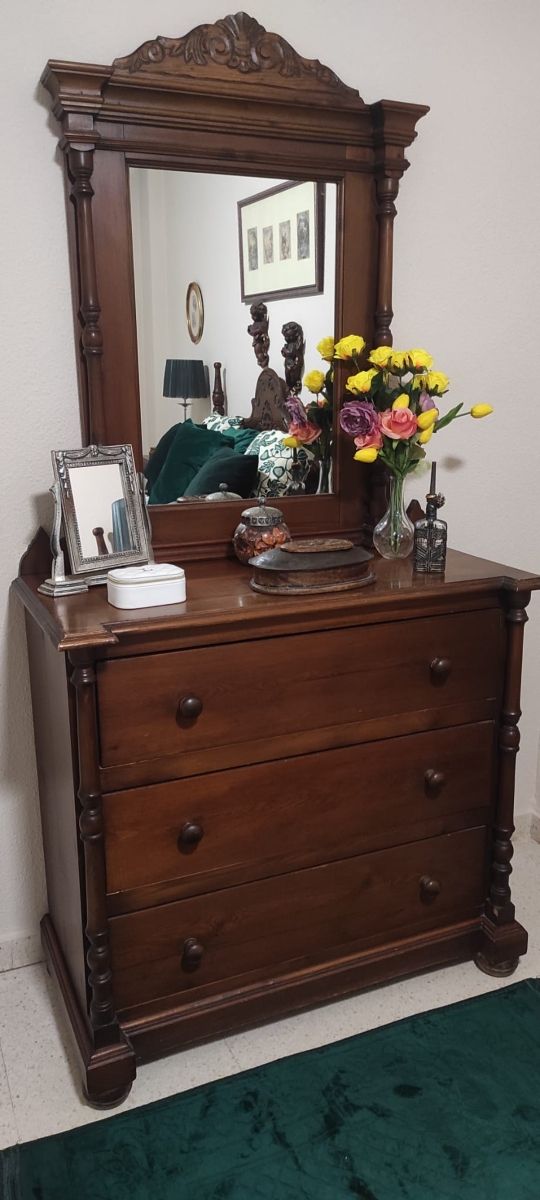 Set de muebles de madera para habitación