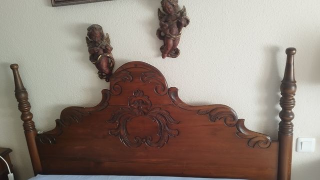 Set de muebles de madera para habitación