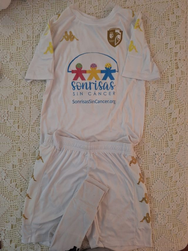 Equipación de fútbol Kappa del Paracuellos México