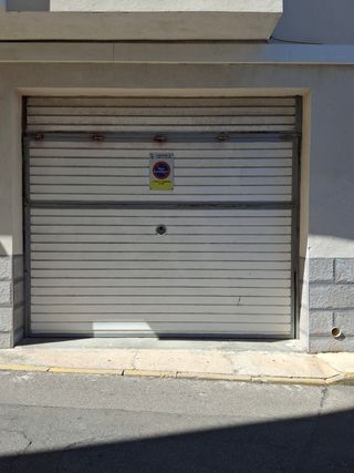 Puerta de garaje 340x300cm. Venir a buscar!