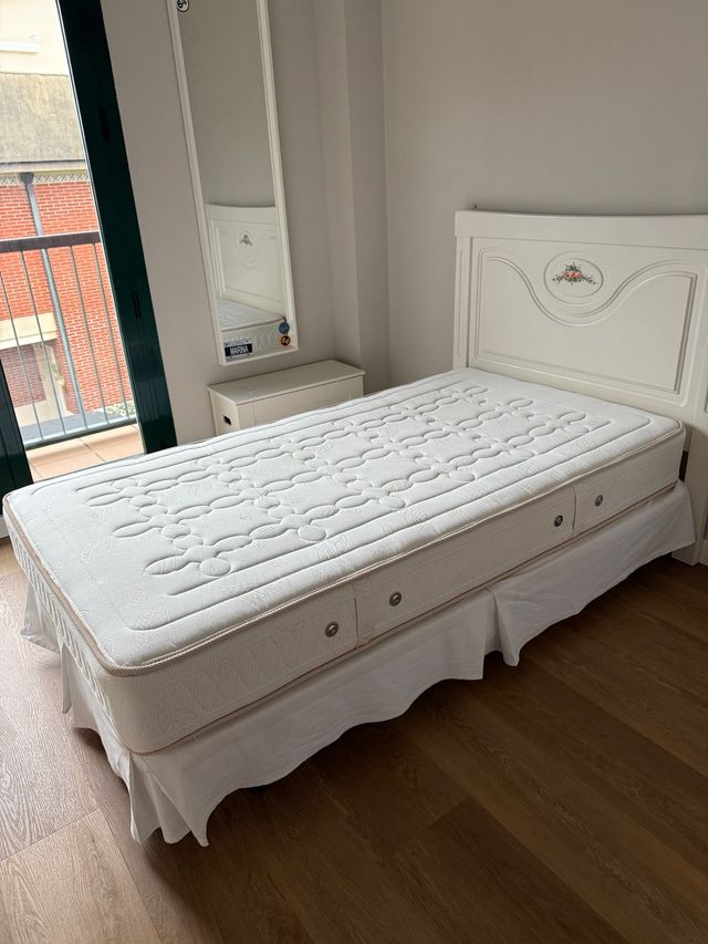 Conjunto cabecero, mesita, somier y colchón