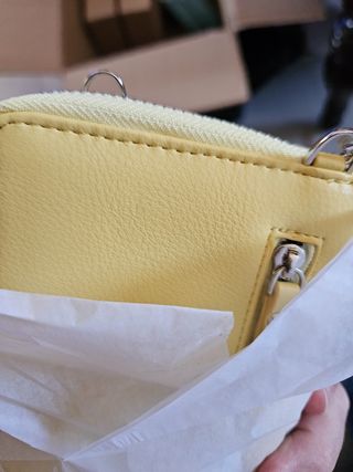 Preciosa Cartera de señora con funda para móvil.