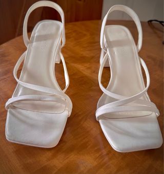 Zapatos de tacón blancas Primark talla 40