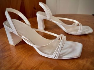 Zapatos de tacón blancas Primark talla 40