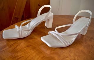 Zapatos de tacón blancas Primark talla 40