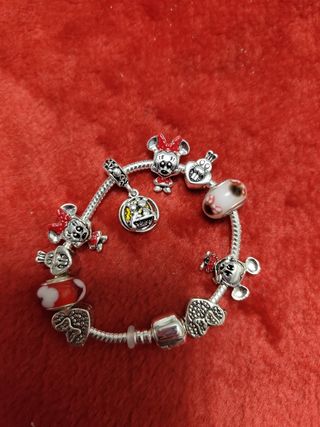 Pulsera estilo Pandora con charms