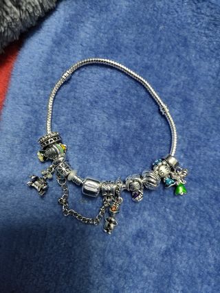 Pulsera estilo Pandora con charms