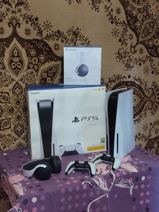 PS5 con DualSense 2, juegos, headset y suscripción