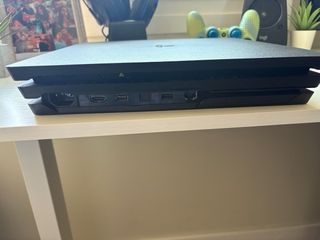 PS4 PRO EN BUEN ESTADO 1TB