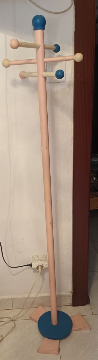 Perchero infantil juvenil madera y plástico