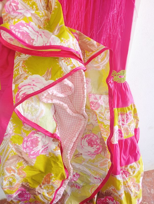 Traje Flamenca Hecho a Mano con torerita y flecos