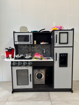 COCINA XL DE JUGUETE con complementos.