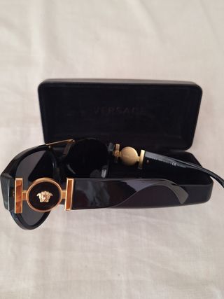 Gafas Versace Negras y Doradas