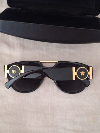 Gafas Versace Negras y Doradas