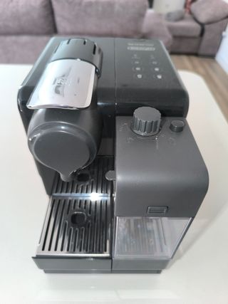 Cafetera Nespresso DeLonghi