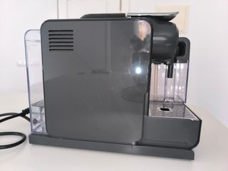 Cafetera Nespresso DeLonghi