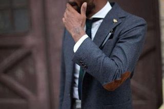 Smoking H&M gris con parches