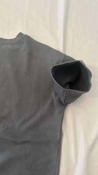 Camiseta Oversized gruesa sin estrenar.