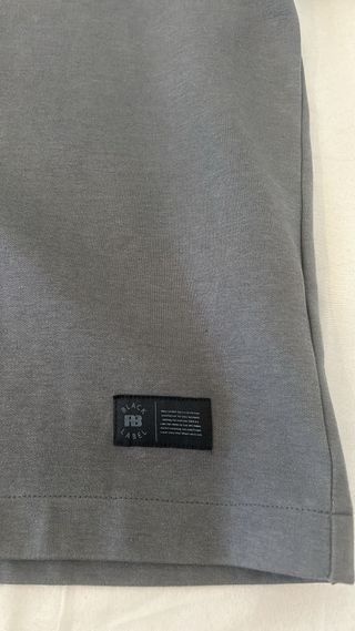 Camiseta Oversized gruesa sin estrenar.