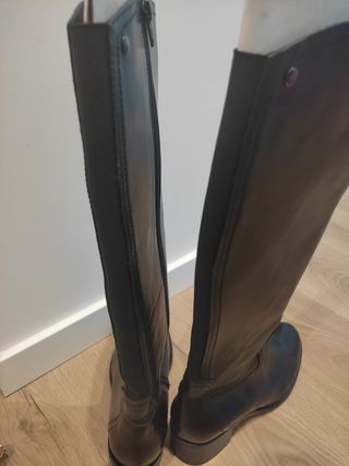 Botas de cuero negro altas para mujer