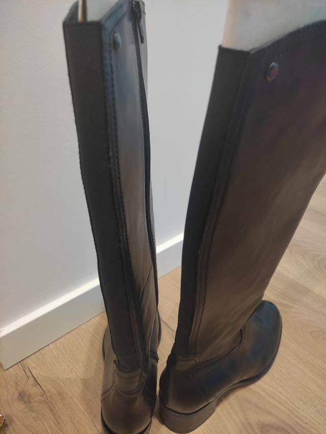 Botas de cuero negro altas para mujer