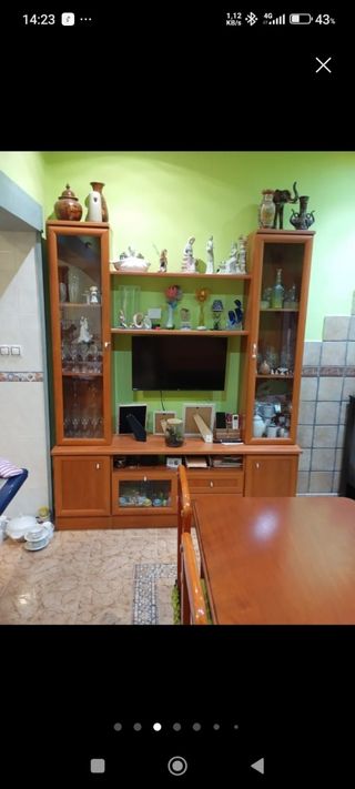 Mueble de comedor madera y cristal