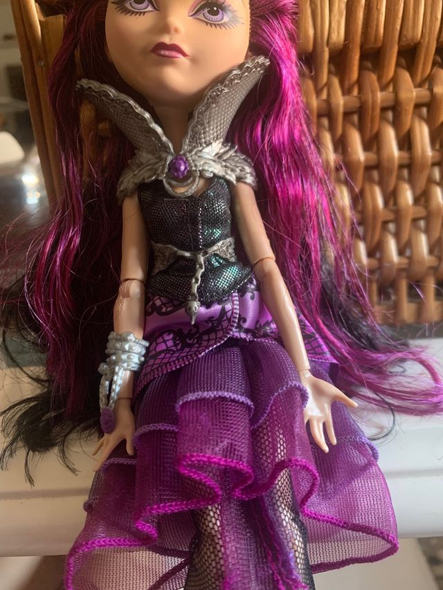 Muñeca Raven Ever After High