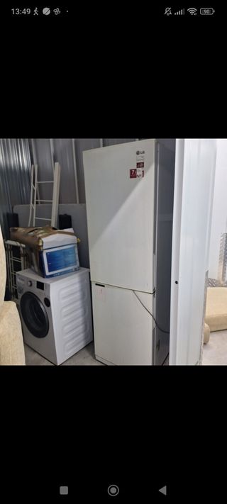 Nevera LG blanca (se entrega limpia)