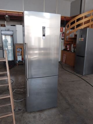 Nevera Siemens 2m Alto x 70cm Ancho