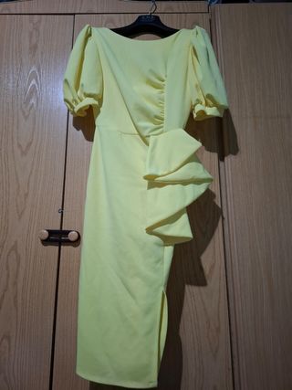 Vestido amarillo con volantes