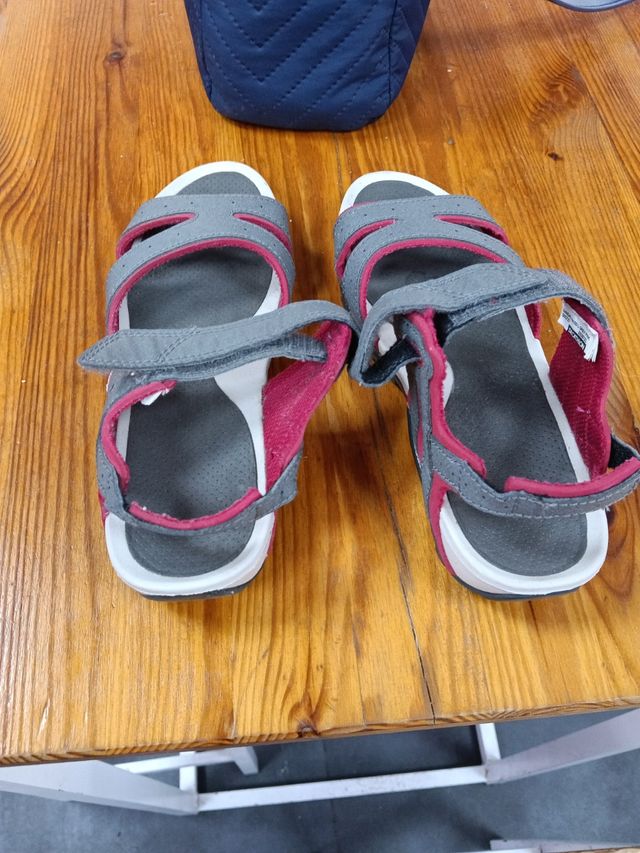 Chanclas Decathlon niña Talla 36