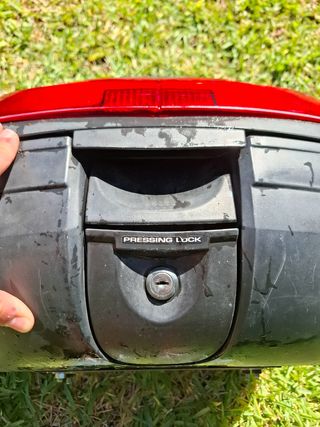 Baúl Daelim para moto