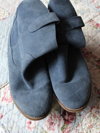 Botines camperos serraje azul