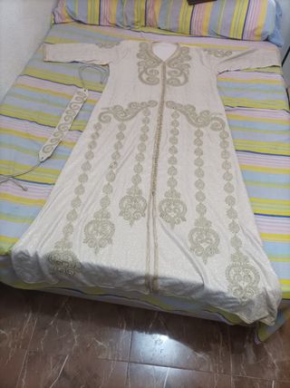 Caftán bordado dorado y blanco talla única