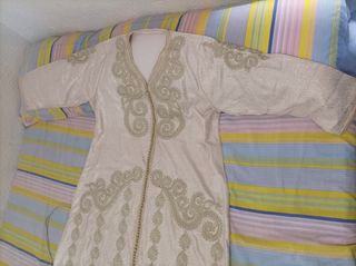 Caftán bordado dorado y blanco talla única