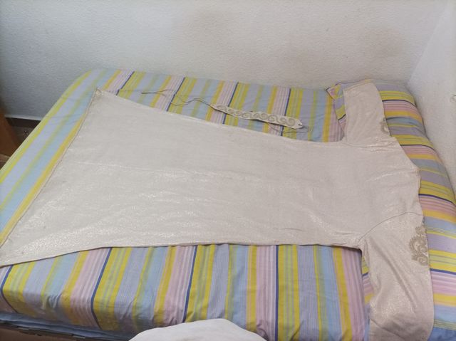 Caftán bordado dorado y blanco talla única